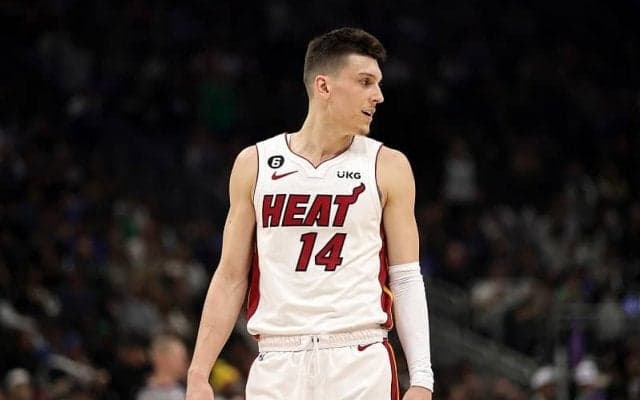 プレーオフ初戦で右手を骨折したヒート第3の得点源タイラー・ヒーローが手術へ