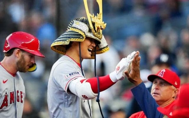 大谷翔平が１００年ぶりの歴史的な一発！米メディアは「元祖二刀流」との“縁”を伝える「ルースが最初のホームランを打った１世紀後に」