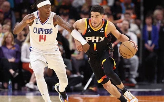 サンズがクリッパーズを下して1勝1敗に…38得点のデビン・ブッカーをはじめ先発5人が躍動