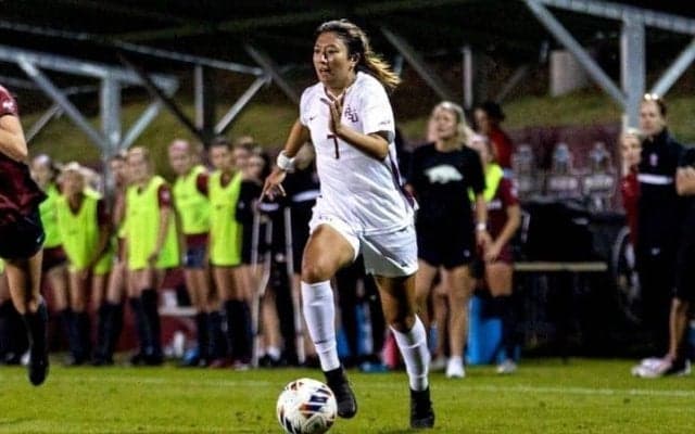 「日本人選手は上位20校を目指すべき」女子サッカー大学王者が語る“プライベートジェットで移動”するアメリカNCAAの魅力