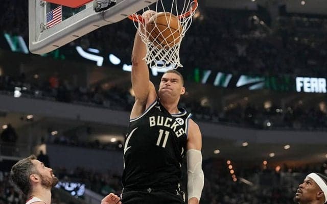 ヤニス・アデトクンボを欠いたバックス、138得点を挙げる猛攻でヒートにリベンジ