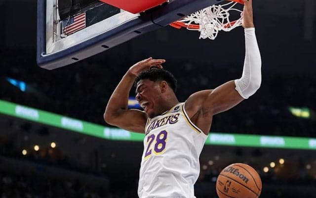 ベンチから2戦連続で20得点以上を挙げた八村塁…球団ではマジック・ジョンソン以来の記録達成者に