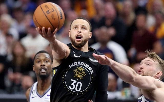 グリーンを出場停止で欠いたウォリアーズ、ホーム初戦でキングスを下して1勝2敗に