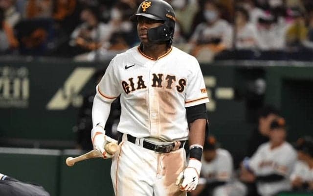 巨人・ブリンソン　指揮官もあきれた２度目の「ボーンヘッド」　新助っ人にささやかれる「埋まらない穴」