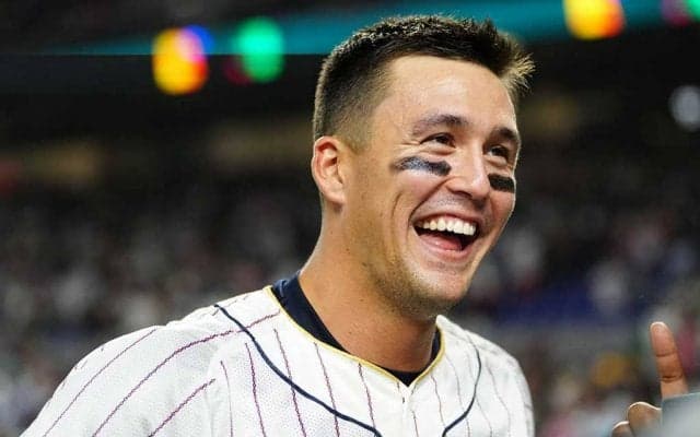 【MLB】ラーズ・ヌートバーが“侍ジャパン”レジェンド、イチローと邂逅　「国際的なスーパースターたち」と球団も投稿