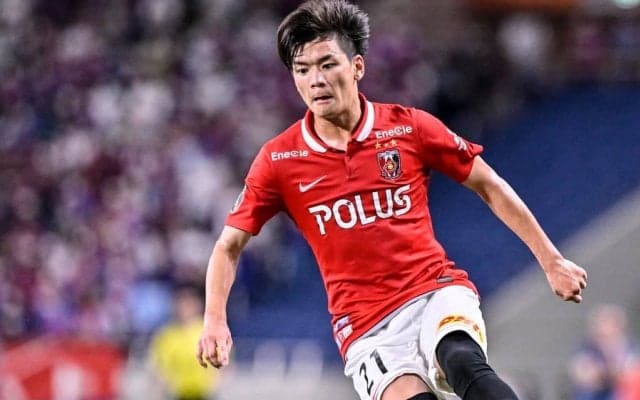 「トラップの質が違う」浦和MF大久保が見せた「後ろからのボールを相手PA内でピタリトラップ映像」が4万回再生！ 自身の右足前に置いて素早くシュートまで移る一連動作