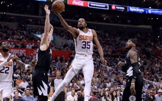 サンズがシリーズ突破に王手をかける…ウェストブルックが奮闘もクリッパーズは3連敗