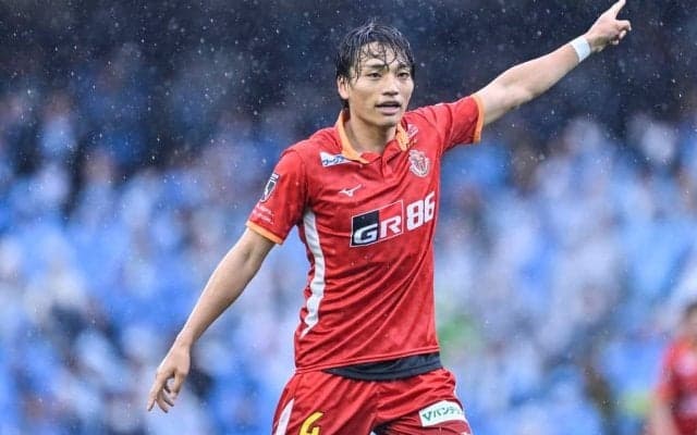 「完璧なデザインプレーじゃん!」J1名古屋が湘南戦で繰り出した「デザインCK」が驚きもたらす！「練習してないとできんでしょこの形は」の声