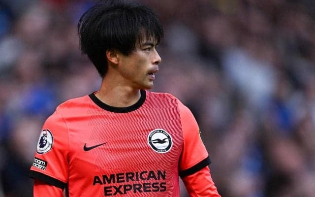 「デジャブ？」「マジで面白い」ブライトン仕様で渡英のカミナリ、三笘薫パロディの写真が反響「どこかで見たことある」