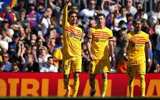 バルセロナがフェラン弾守り切って絶好調アトレティコの13戦無敗をストップ！　4季ぶりプリメーラ制覇へ大きな3戦ぶり白星に《ラ・リーガ》