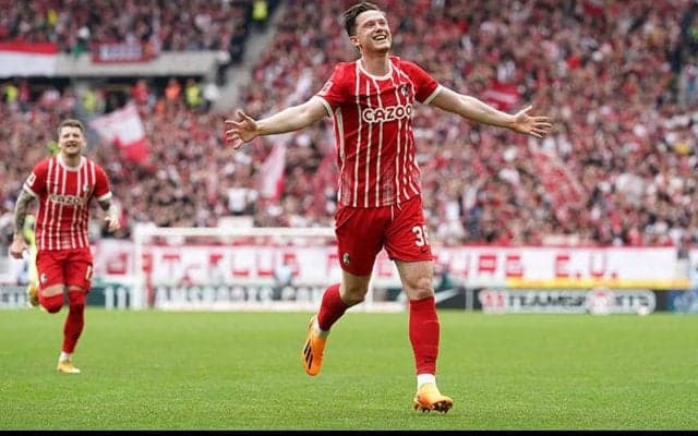 堂安アシストのフライブルクが吉田欠場のシャルケに4発快勝、暫定3位浮上《ブンデスリーガ》