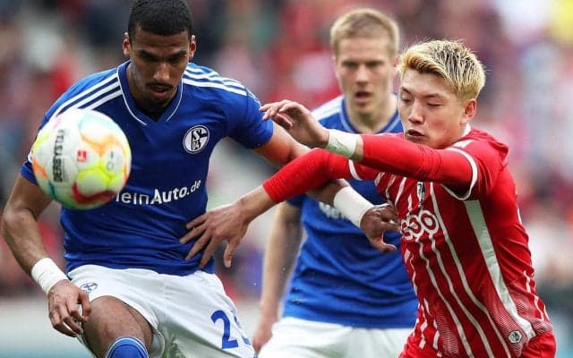 「素晴らしい」「スペシャル」堂安律が技ありのトラップから絶妙スルーパスでアシスト！フライブルクがシャルケに完勝