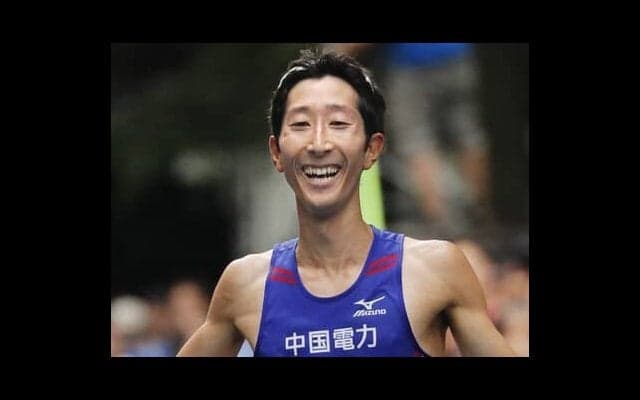 「厚底シューズと練習メニューを変更したことが大きい」　マラソン引退を覚悟していたレースで優勝した岡本直己は、40歳でのパリ五輪を目指す