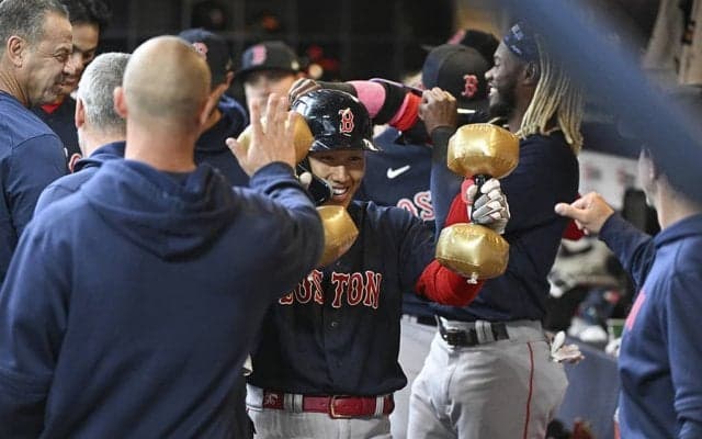 【MLB】1イニング2発の吉田正尚、レジェンドのオルティスと肩を並べ「本当に光栄」　同僚も適応力を絶賛