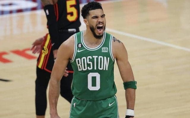 セルティックスの二枚看板がともに31得点と躍動…ホークスとの4Qの攻防を制して3勝目