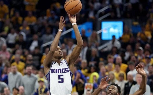 キングスのディアロン・フォックスが左手の人差し指を裂離骨折…第5戦の出場は微妙か