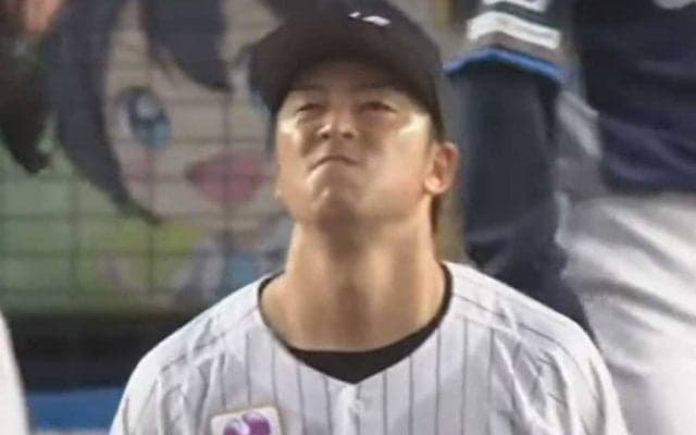着弾見届けず投手グラブ“ポイっ”　高弾道アーチにマウンドで呆然「これは悔しい」