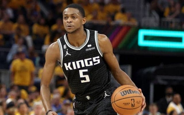 左手人差し指を裂離骨折しているキングスのフォックスが第5戦に出場へ「僕は大丈夫さ」