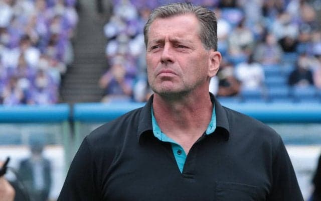 「かっこよすぎる」「監督似合いすぎ」広島・スキッベ監督がノリノリで甲冑姿に！ ファンも称賛の嵐