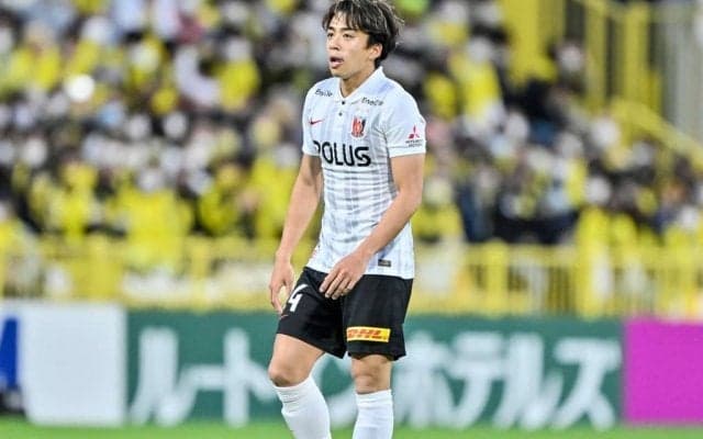 『101匹わんちゃん』のヘアバンド着用！ 浦和レッズからレンタル移籍中の宮本優太が「ディズニーランドパリでのオフショット」披露！ 「楽しかったです」と報告