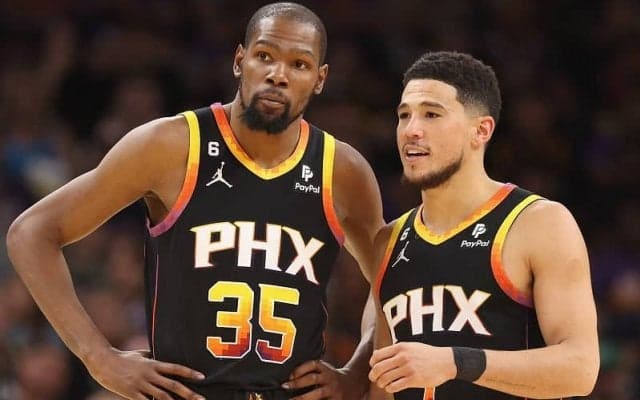 サンズのブッカーとデュラントが55年ぶりの快挙…シリーズ全試合で25得点以上を記録