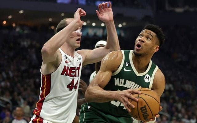 第1シードのバックスが初戦敗退の波乱…ジミー・バトラー率いるヒートに苦杯