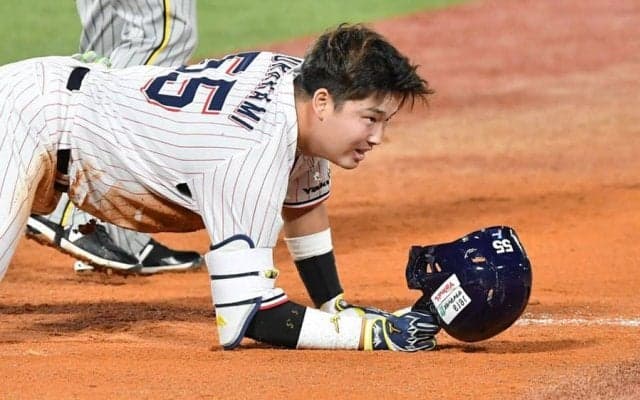 村上宗隆、気迫のヘッスラで執念の内野安打　一塁へ猛ダイブ…12打席ぶり「H」ランプ