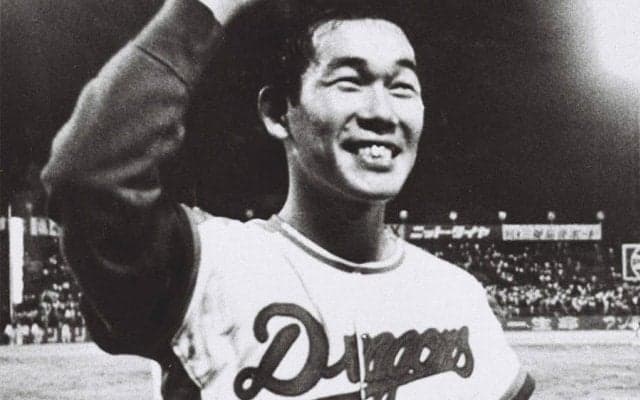 パンツ一丁の“憧れの人”に大胆行動　「初めて胸毛を見た」押し掛けた巨人ロッカー