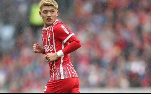 「100％の状態ではない」…フライブルク指揮官が再び体調不良の堂安律に言及