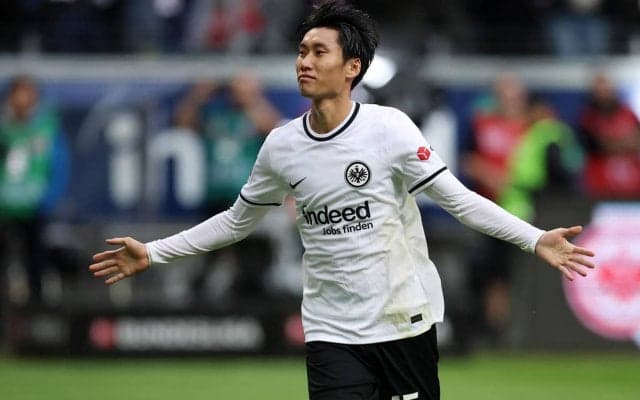 ベンフィカ最有力とドイツで報じられた鎌田大地、ポルトガルメディアもベンフィカユニ姿の鎌田を投稿して噂に反応！「彼に居場所はあるだろうか」