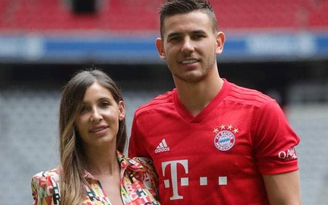 DV乗り越え結婚も…バイエルンのフランス代表DFの妻が夫の浮気を実名告発！「2人の子供がいることを忘れないで」