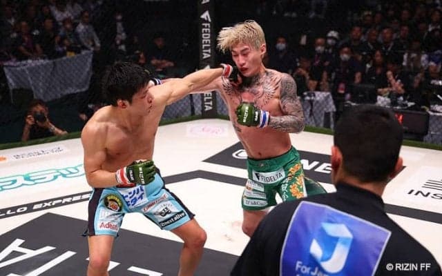 【RIZIN】斎藤裕が判定２－１で平本蓮を撃破！１年１０か月ぶりの白星に涙こらえて感謝のスピーチ「諦めなくてよかった」
