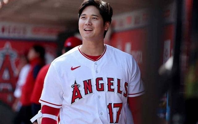 【MLB】“神対応”の大谷翔平は敵地でも「幸を配る」　ペンのキャップ開ける姿に「素敵」