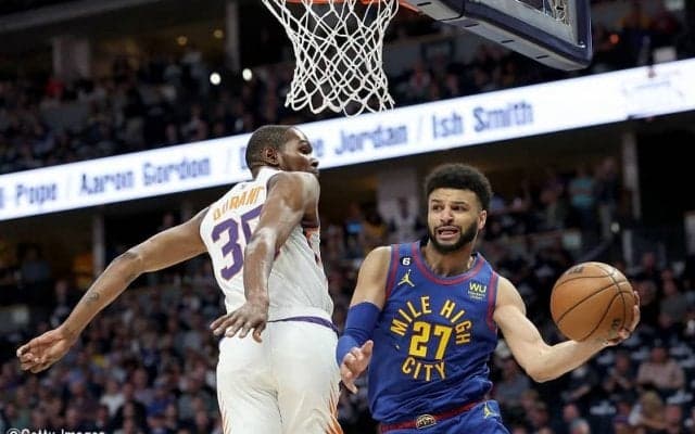 マレーが34得点と攻撃を引っ張ったナゲッツ、ウェスト準決勝でサンズに先勝