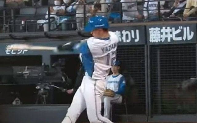 二刀流左腕が「イチローみたいな打ち方」　打った瞬間のプロ初HRは「エグい弾道」