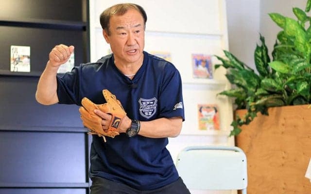 「左足の前」は時代遅れ…ゴロ捕球は体の右寄り　指導者に不可欠な情報のアップデート