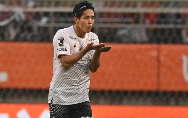 「推しと推しのコラボ」「イケメン三人衆」「神メンツ」神戸FW武藤嘉紀が訪問者との写真共有にファンが大きな反応「面白いし、かっこいいし、ずるいって!」