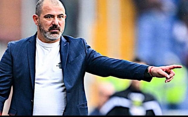 辞任を申し出たスタンコビッチ監督、首脳陣との会談の末に残留を決断