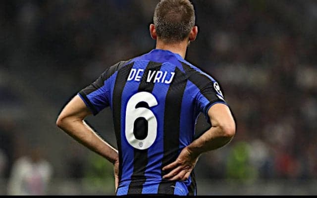 契約満了が迫るデ・フライ、来季のCL出場権次第で究極の選択を迫られることに