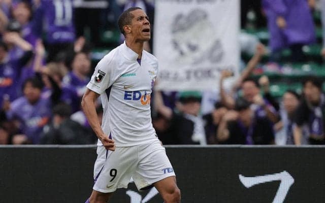 【Jリーグ出場停止情報】コーナーフラッグ破壊の広島FWドウグラス・ヴィエイラに処分、1試合の出場停止