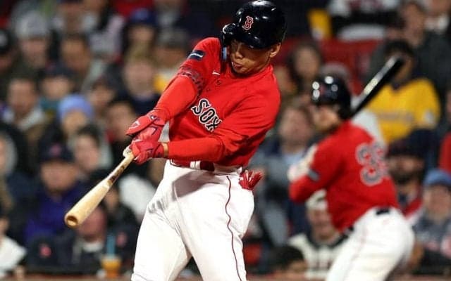 「マサタカのバットが止まらない！」吉田正尚が菊池雄星から第５号ソロ！１２試合連続安打に米興奮