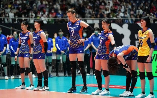 敗戦に涙する石川真佑を抱きしめた井上奈々朱「いちばんにはお疲れさまと伝えたくて」