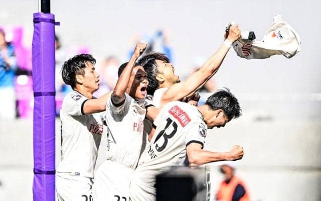 川崎FW小林悠が明かした、試合前に大島僚太と交わした「阿吽の呼吸のやり取り」。大島が視線を向けずともゴールを奪ったワケ…「僚太がいれば自分はゴールができる」