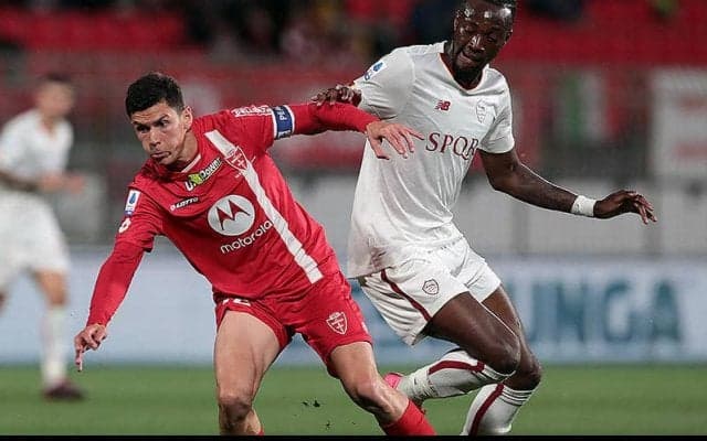 満身創痍ローマが痛恨ドローで7位転落…2位ラツィオが連敗ストップでナポリ優勝は4日以降に《セリエA》