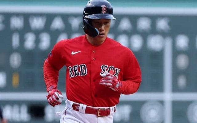 「14試合連続安打」の吉田正尚に現地は“手のひら返し”状態「批判は間違いだったと証明した」