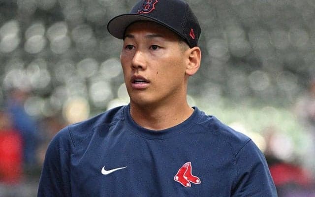 【MLB】吉田正尚の打席で試合が一時中断　ブルペンに救護班が駆けつけ球場騒然…観客落下の可能性
