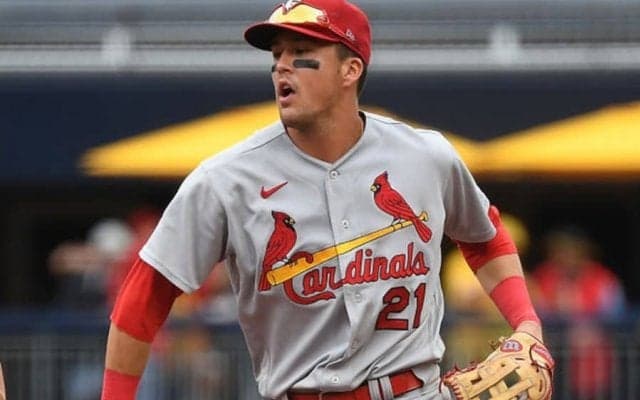 【MLB】ヌートバーの「強肩何度でも見られる」　激ムズ体勢から完璧送球は「エグすぎない？」