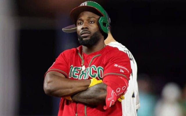 「一生忘れない」　“腕組みドヤ顔”メキシコ外野手がトレンド入り「何回見ても面白い」