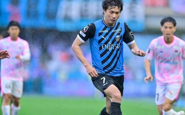 川崎DF車屋紳太郎が振り返る、鳥栖戦の前後半の違い。時間とともに良くなったという左SBでのプレー……試合前には鬼木監督から「サポーターに勝利をプレゼントしたい」