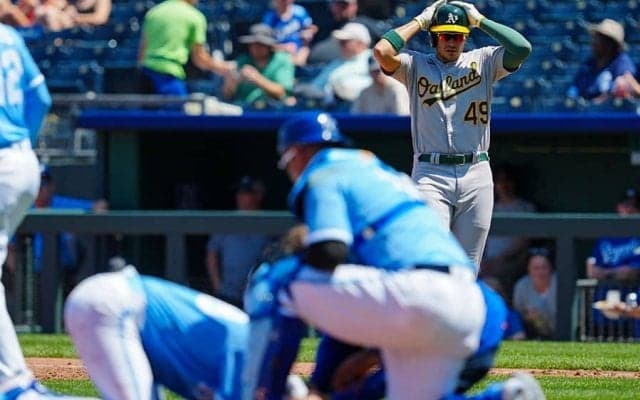 【MLB】170キロが顔面に「直撃した」　四つん這いで悶絶…球場騒然の悲劇は「見たくない光景」